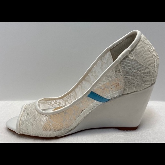 Peep Toe White Lace Wedges - Picture 3 of 9